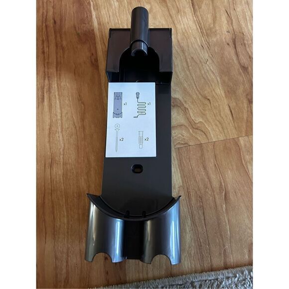 Handheld Dyson Screw In Wall Mount Docking Station Part No. T103241 for v7 and v - Picture 2 of 6